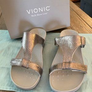 Vionic Ellie Metallic Snake in Pewter Women's 10 Wide